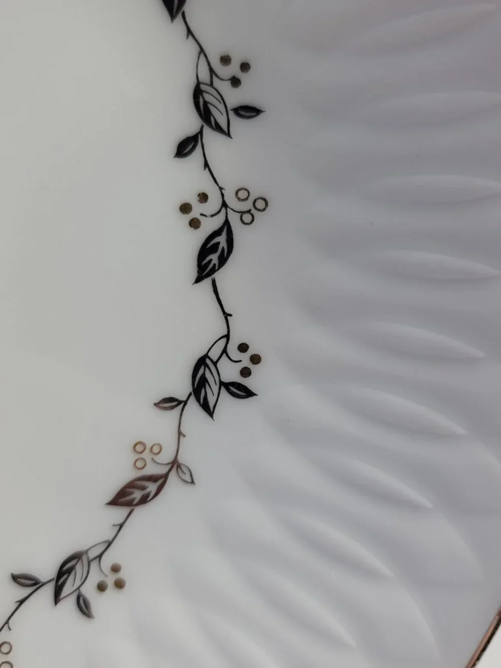 FOUR Sango Carillon Soup Bowls White Gold Berries Platinum Leaves